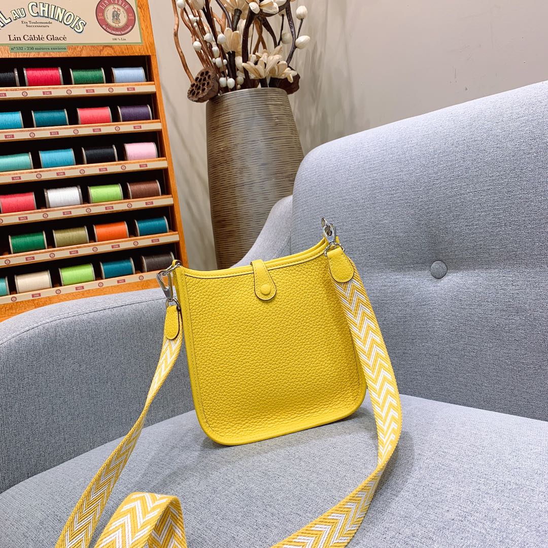 에르메스 미니 에블린16 라임 옐로우 은장 끌레망스 가죽